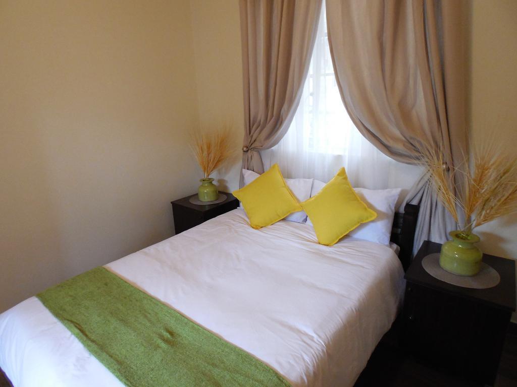 Saint Lucia Estuary Urban Glamping Tranquil International Backpacking Village חדר תמונה