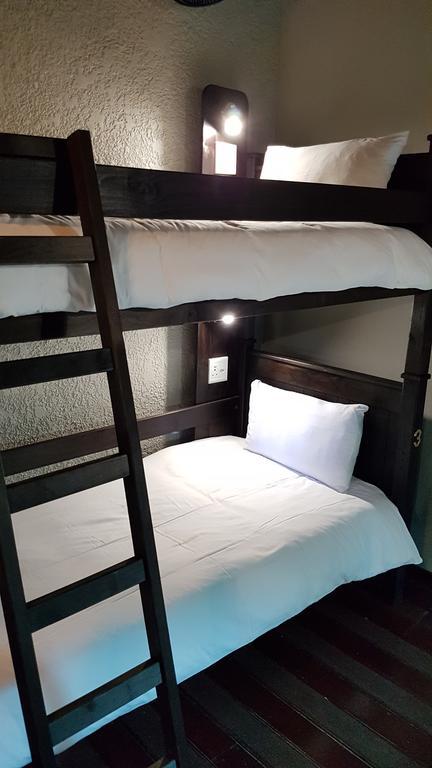 Saint Lucia Estuary Urban Glamping Tranquil International Backpacking Village מראה חיצוני תמונה